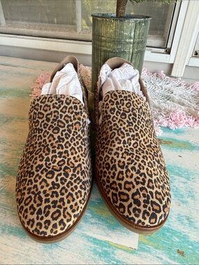 NWOT Lucky Brand LK-Cahill Leopard Print Loafers Slip-On Flats 6.5